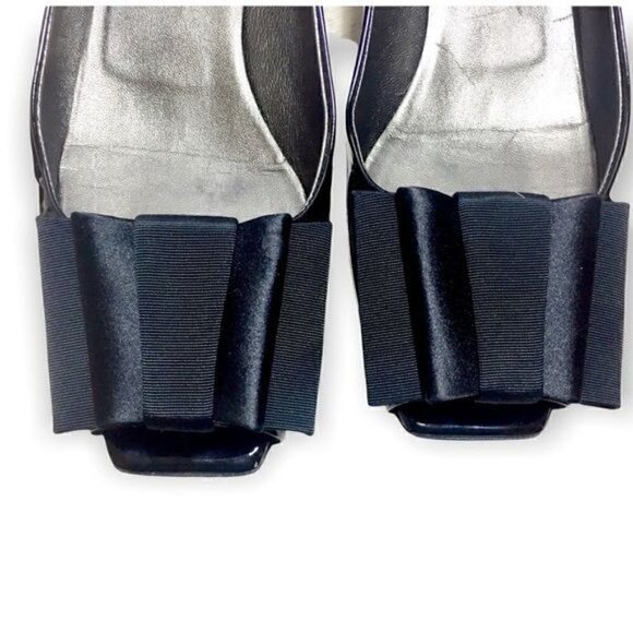 Prada patent leather pump with grosgrain bows Size 38.5 EU, in Original Box - Picture 9 of 12